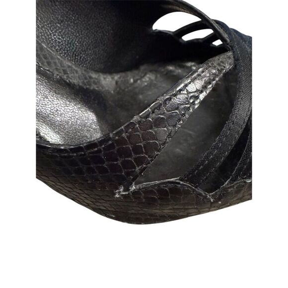 Kenneth Cole New York Women's Black Snake Print Peep Toe Pumps Size 8 - Picture 12 of 12